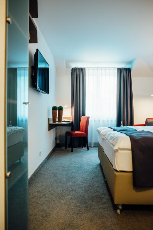 Hotel Schmachtendorf Oberhausen  Oda fotoğraf